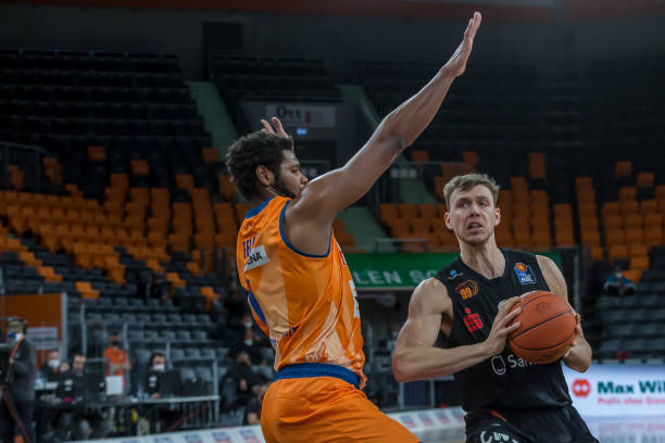 谁都不愿掉 谁都不愿掉